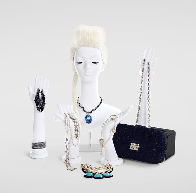 Nowy luksusowy manekin kobiecy do wyświetlania biżuterii i kapeluszy, z realistyczną głową, okularami i kolczykami (1 sztuka) - Wianko - 8