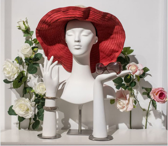 Nowy luksusowy manekin kobiecy do wyświetlania biżuterii i kapeluszy, z realistyczną głową, okularami i kolczykami (1 sztuka) - Wianko - 14