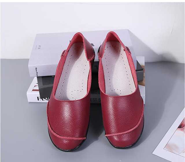 Damskie buty typu flats: Okrągła główka, jednolity kolor, miękka podeszwa, wytrzymałe skórzane szwy, styl Vintage - Wianko - 40