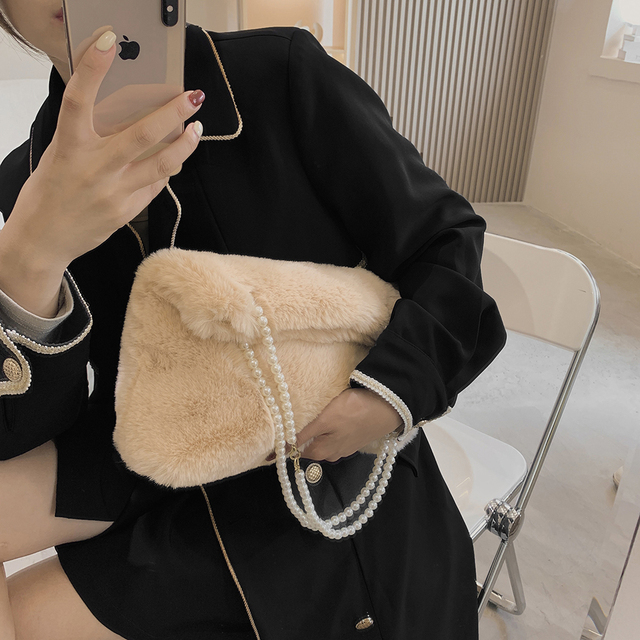 Furry luksusowa torebka futerkowa na ramię z rączkami i perłami dla kobiet 2021 zima - Wianko - 8