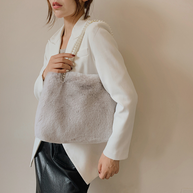 Furry luksusowa torebka futerkowa na ramię z rączkami i perłami dla kobiet 2021 zima - Wianko - 20
