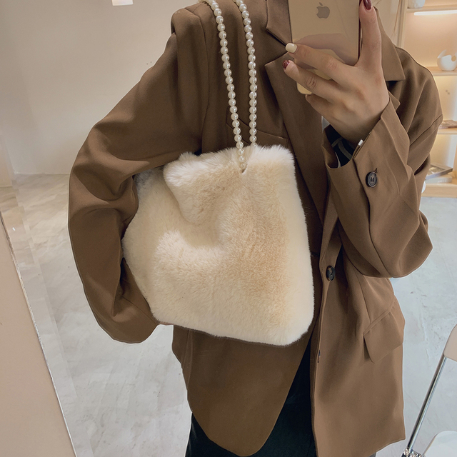 Furry luksusowa torebka futerkowa na ramię z rączkami i perłami dla kobiet 2021 zima - Wianko - 12