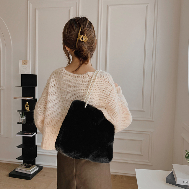 Furry luksusowa torebka futerkowa na ramię z rączkami i perłami dla kobiet 2021 zima - Wianko - 27