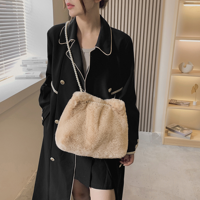 Furry luksusowa torebka futerkowa na ramię z rączkami i perłami dla kobiet 2021 zima - Wianko - 2