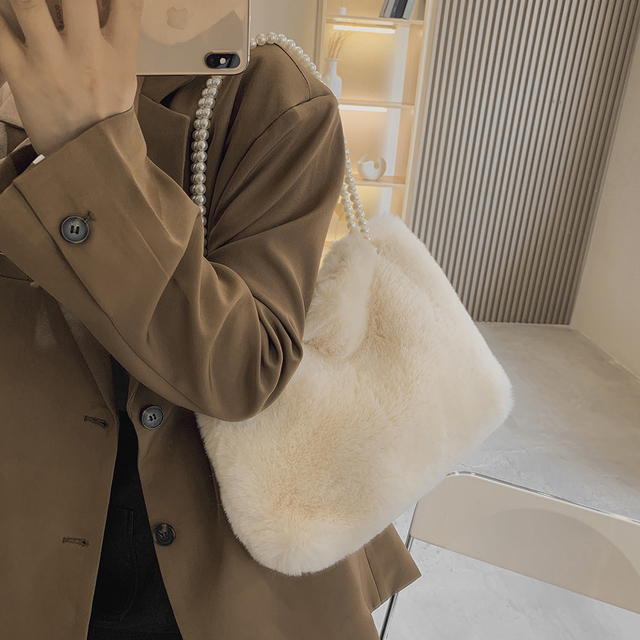 Furry luksusowa torebka futerkowa na ramię z rączkami i perłami dla kobiet 2021 zima - Wianko - 14