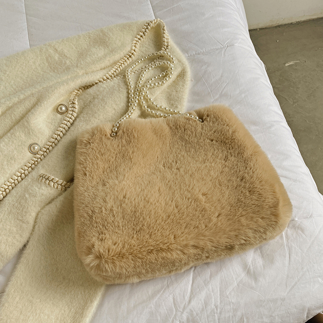 Furry luksusowa torebka futerkowa na ramię z rączkami i perłami dla kobiet 2021 zima - Wianko - 45