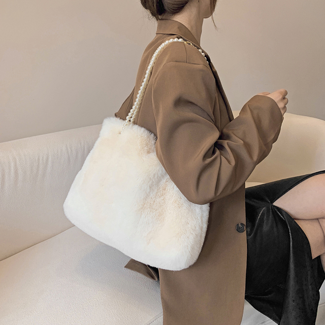 Furry luksusowa torebka futerkowa na ramię z rączkami i perłami dla kobiet 2021 zima - Wianko - 13