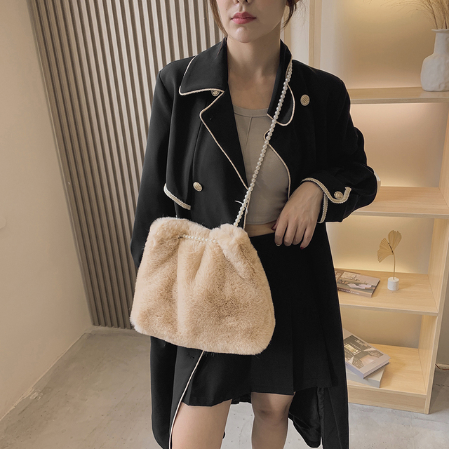Furry luksusowa torebka futerkowa na ramię z rączkami i perłami dla kobiet 2021 zima - Wianko - 10