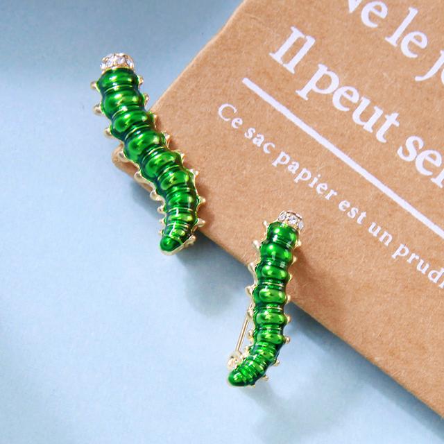 Emaillierter Schmetterlingskäfer mit grünen Kristallen, 2-teiliges Set - elegante goldene Modesweater-Broschen für Frauen - Geschenk - Wianko - 7