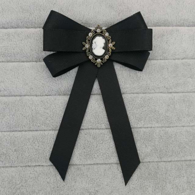 Elegancka broszka Vintage Queen Cameo z wstążką w kształcie kokardki dla kobiet - czarna perła na broszce do stanika lub płaszcza - Wianko - 9
