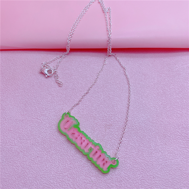 Naszyjnik akrylowy z personalizowaną stalową nazwą - handmade, idealny prezent na Boże Narodzenie lub urodziny dla dziewczyny - Wianko - 6