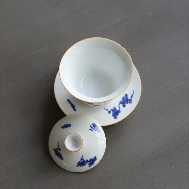 Porcelanowa Gaiwan niebiesko-biała z ręcznie malowanym żurawiem, idealna do parzenia herbaty - Wianko - 2