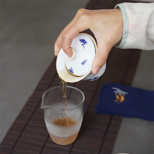 Porcelanowa Gaiwan niebiesko-biała z ręcznie malowanym żurawiem, idealna do parzenia herbaty - Wianko - 7