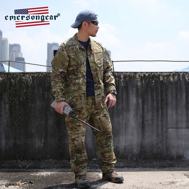 Spodnie bojowe R6 Emersongear CP - myśliwska wersjaSkładający się z koszuli i spodni, ten bojowy zestaw R6 Emersongear to idealne rozwiązanie dla polowego ubioru. Wykonane z wysokiej jakości materiałów, zapewniających komfort i trwałość, te jednolite w odcieniach CP pole taktyczne wojskowe spodnie bojowe są doskonałe dla miłośników myślistwa - Wianko - 11