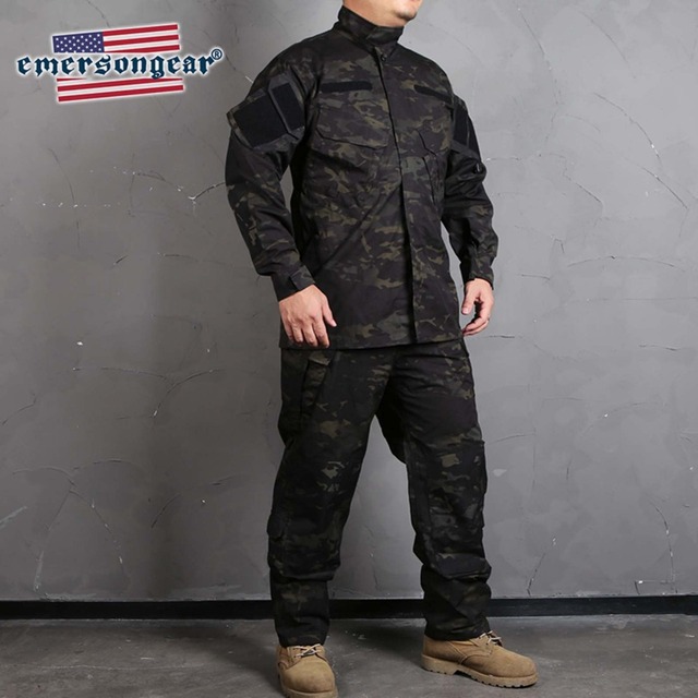 Spodnie bojowe R6 Emersongear CP - myśliwska wersjaSkładający się z koszuli i spodni, ten bojowy zestaw R6 Emersongear to idealne rozwiązanie dla polowego ubioru. Wykonane z wysokiej jakości materiałów, zapewniających komfort i trwałość, te jednolite w odcieniach CP pole taktyczne wojskowe spodnie bojowe są doskonałe dla miłośników myślistwa - Wianko - 3