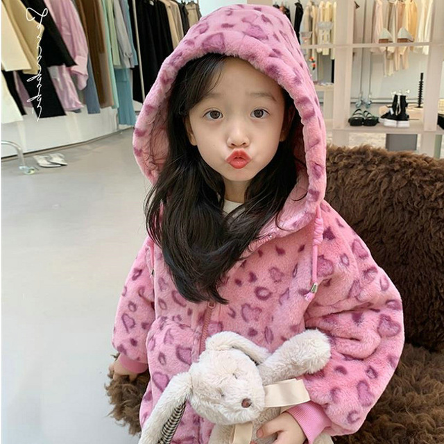 Dziewczęca krótka zimowa kurtka z kapturem Fuzzy w różowym wzorze w cętki dla dzieci od 3 do 7 lat - Wianko - 6