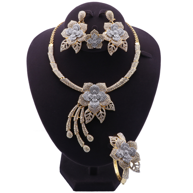 Zestaw biżuterii ślubnej Dubai - wisiorek, naszyjnik, bransoletka, kolczyki, pierścień - kryształ, kwiatowe motywy - Wianko - 8