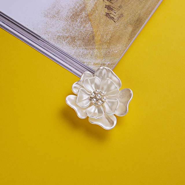 Elegancka broszka Rinhoo Fashion z głęboko niebieskim kwiatem i kryształami Rhinestone do klapy, biżuteria do wesele i stanik - Wianko - 88