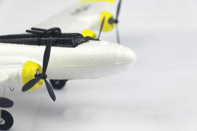 Zdalnie sterowany samolot RC 2019 Bomber Flighter - zabawka do zabawy na zewnątrz, model samolotu z automatycznym balansem, ładowarka USB 2-kanałowa - Wianko - 18