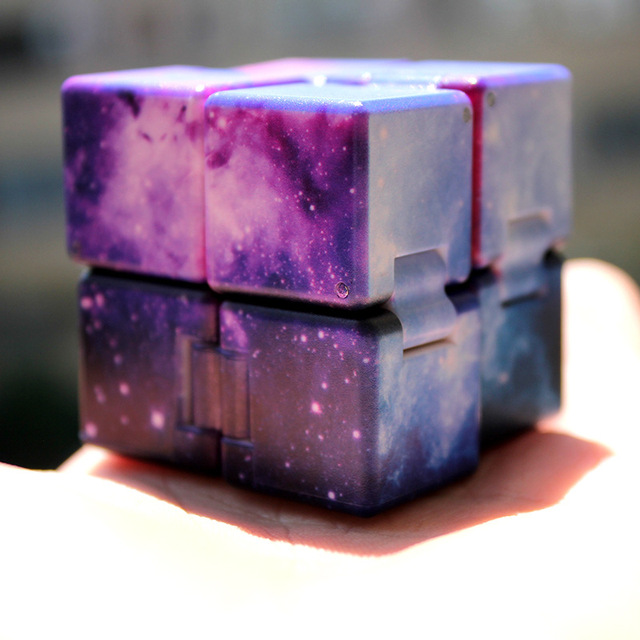 Kostka Infinity Cube Mini - Ręcznie Zabawka Palec dla Dzieci i Dorosłych, Ulga w Niepokoju i Stresie, Magiczna Kostka Bloki, Śmieszne Zabawki - Najlepszy Prezent - Wianko - 1