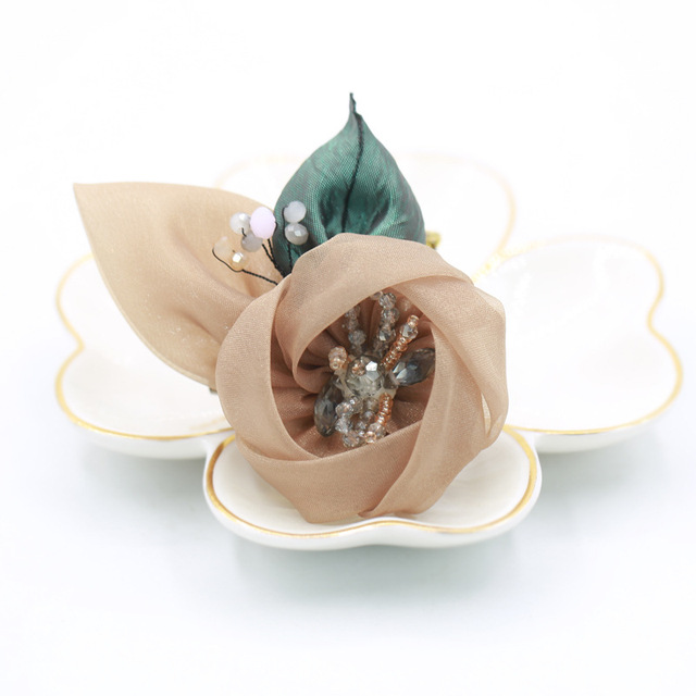 Koreańska broszka z kwiatowego wzoru - wysoka jakość, słodka biżuteria z przypinką do klapy dla kobiet - luksusowe akcesoria - Wianko - 7