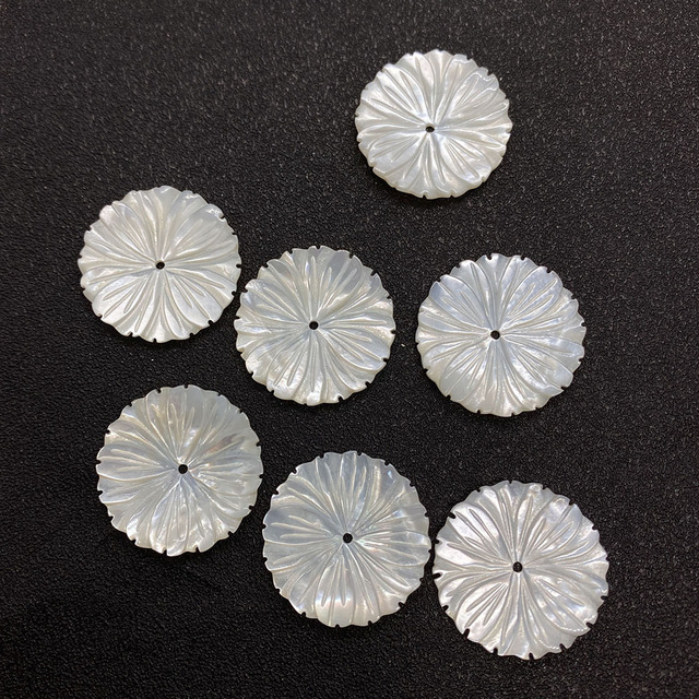 Wisiorek kwiatowy z muszli perłowej, rzeźbiony 3D, do kolczyków i naszyjnika - 10/12mm - Wianko - 5