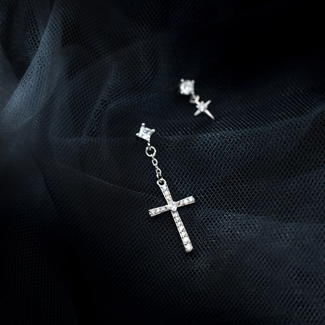Kolczyki ze srebra wysokiej próby z cyrkonią - INZATT 925, krzyż gwiazda, minimalistyczny punkowy akcent do biżuterii dla kobiet - Wianko - 1