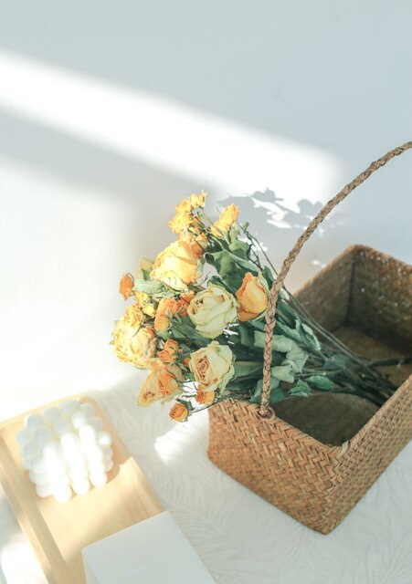Suszone bukiet hybrydowej róży, żółta, czerwona i pomarańczowa, wintażowa dekoracja kwiatowa do domu, idealna na Walentynki - Wianko - 4