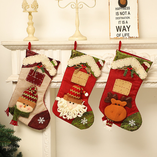 Torebka świąteczna dla dzieci - worek na cukierki z motywem choinkowym i kominkowym dekoracjami - Wianko - 64