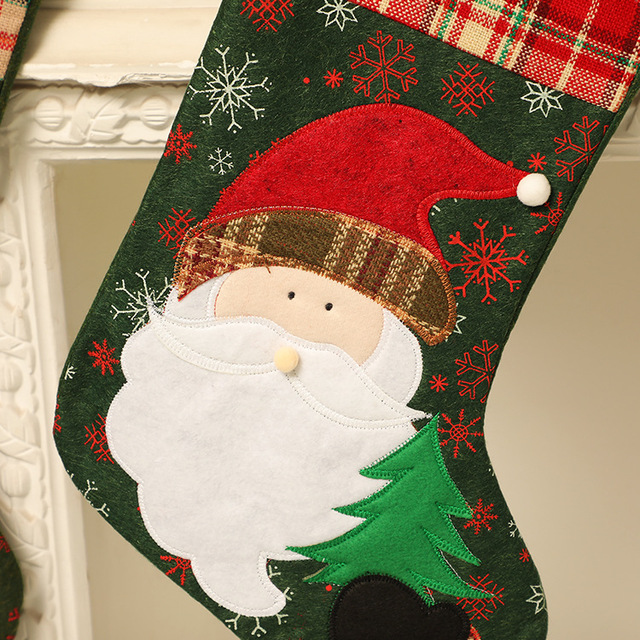Torebka świąteczna dla dzieci - worek na cukierki z motywem choinkowym i kominkowym dekoracjami - Wianko - 28