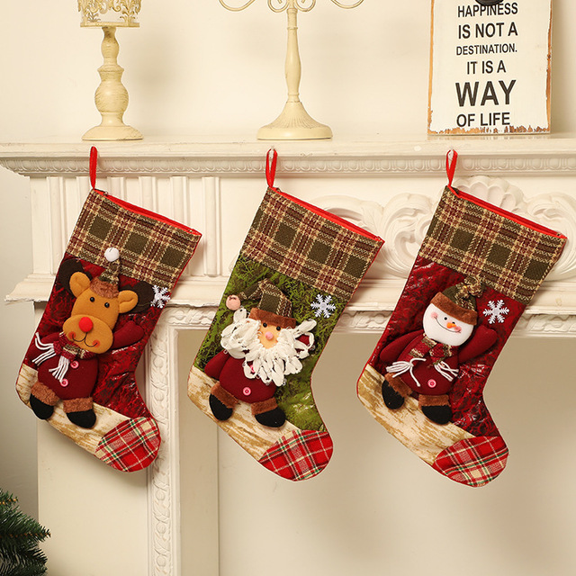 Torebka świąteczna dla dzieci - worek na cukierki z motywem choinkowym i kominkowym dekoracjami - Wianko - 73