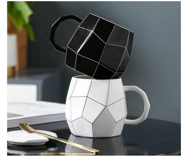 Kubek ceramiczny geometria czarno-biały marki Marc, idealny do biura i podróży - Wianko - 13