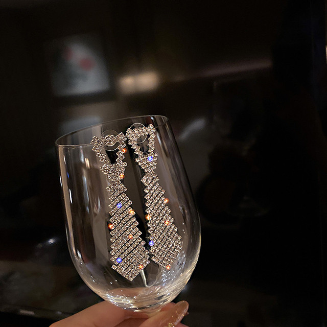 Kolczyki kryształowe FYUAN Shine w kształcie stylowego krawata z Rhinestone - Wianko - 4