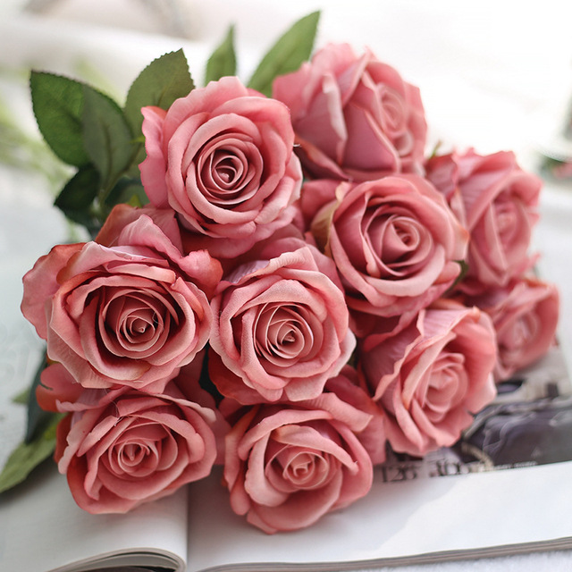 20 sztuk 50cm flanelowych róż w różowym, czerwonym, białym i niebieskim na upominek weselny, dekoracje hotelowe, bankietowe - plastikowe sztuczne kwiaty - Wianko - 12