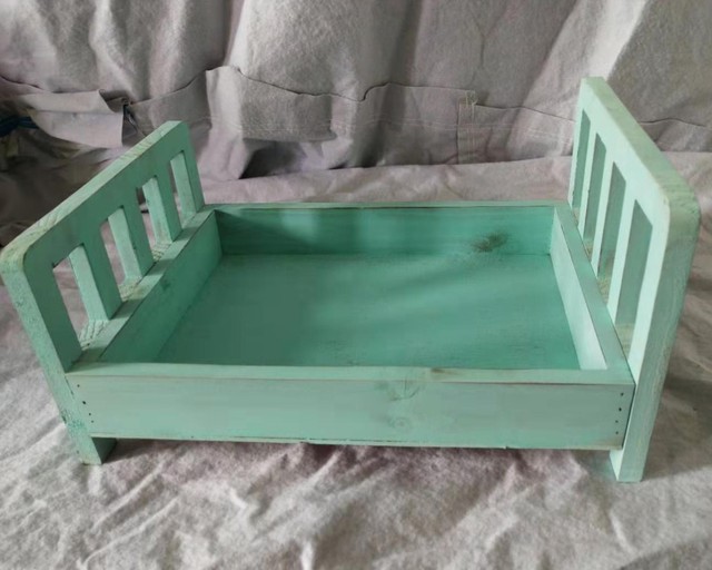 Noworodkowe drewniane łóżeczko dziecięce do fotografii, idealne na Milestone zdjęcia - Wianko - 4