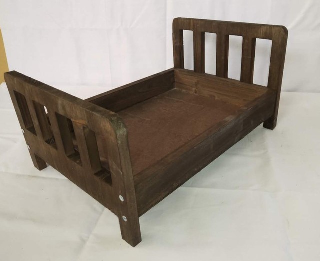 Noworodkowe drewniane łóżeczko dziecięce do fotografii, idealne na Milestone zdjęcia - Wianko - 2