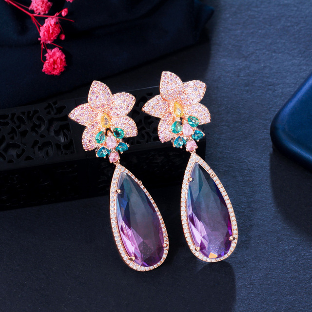 Kolczyki wiszące z fioletową i niebieską cyrkoniami sześciennymi oraz kwiatowym motywem - biżuteria ślubna z 585 złotem (E820) - Wianko - 5