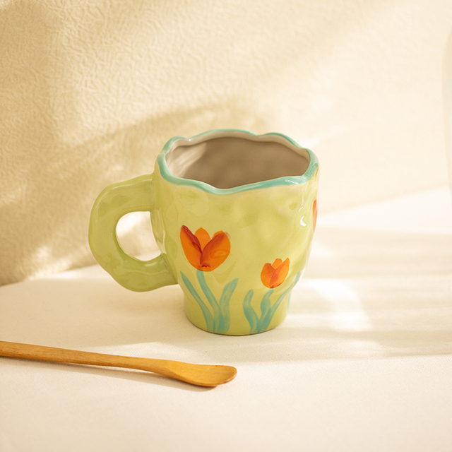 Ręcznie malowana ceramiczna filiżanka z kwiatowym wzorem dla miłośników kawy - idealna do domu i biura - Wianko - 7