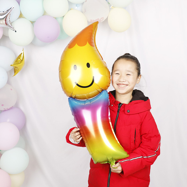 Duża świeca z nadmuchiwanych balonów foliowych jako dekoracja urodzinowa dla dzieci - Globos - Wianko - 7
