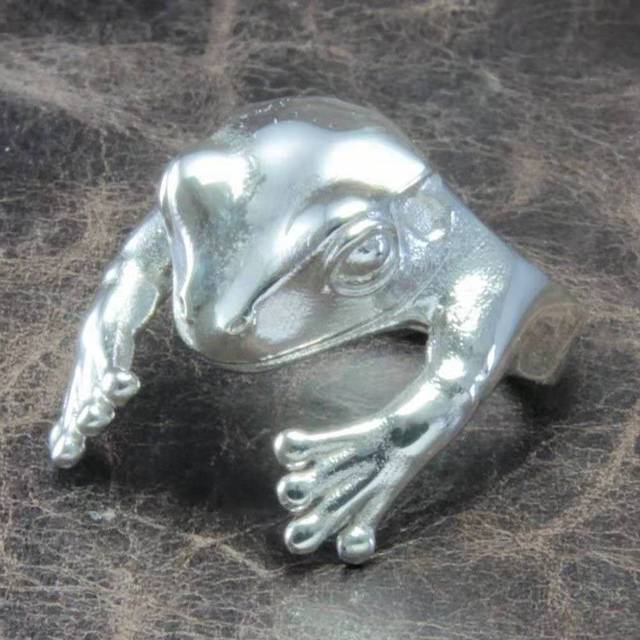 Oto dopracowany tytuł produktu:Vintage Frog Ring Finger - diamond z żabą, metalowy pierścień, regulowana obrączka otwierająca, osobowość retro, punkowy styl - Wianko - 2