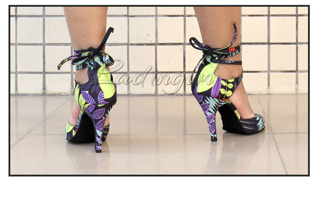 Nowoczesne Salsa buty do tańca dla kobiet - wygodne, kwiatowe Denim łacińskie obuwie towarzyskie o miękkim spodzie - Wianko - 19