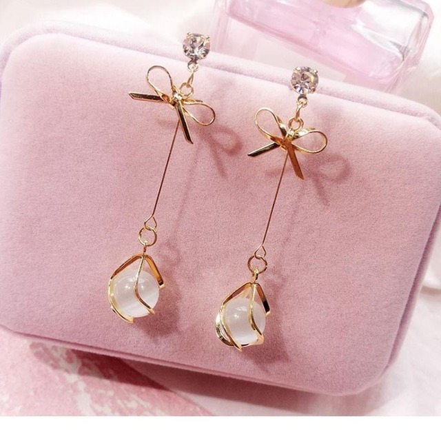 Nowe, złote, długie, wyraziste nausznice z kryształkami - biżuteria dla kobiet - Wianko - 4