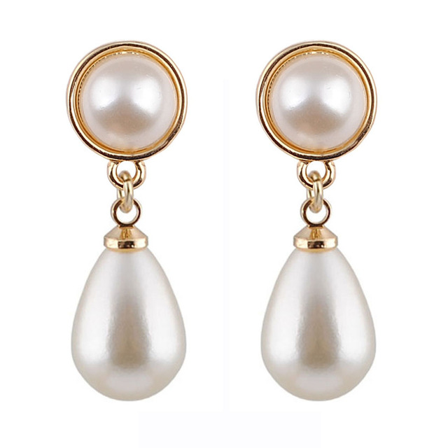 Sztuczne kolczyki wiszące w kształcie łezki, pozłacane, z białymi perłami - biżuteria idealna na imprezę - Wianko - 5