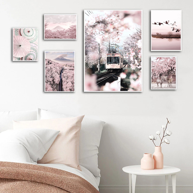 Plakat drukowany na płótnie z malarstwem nowoczesnym, przedstawiający spokojne jezioro, górę Fuji, różowe wiśnie, jeleń i elementy sztuki nordyckiej - Wianko - 4