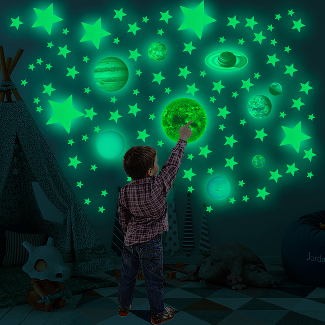 Zestaw 9 planet i gwiazd - świecące naklejki ścienne do dekoracji pokoju dziecięcego i salonu - Wianko - 16