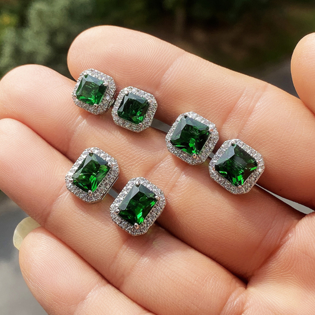 Nowoczesne kolczyki zielone z cyrkoniami i kryształami dla kobiet - idealne na ślub - Wianko - 4