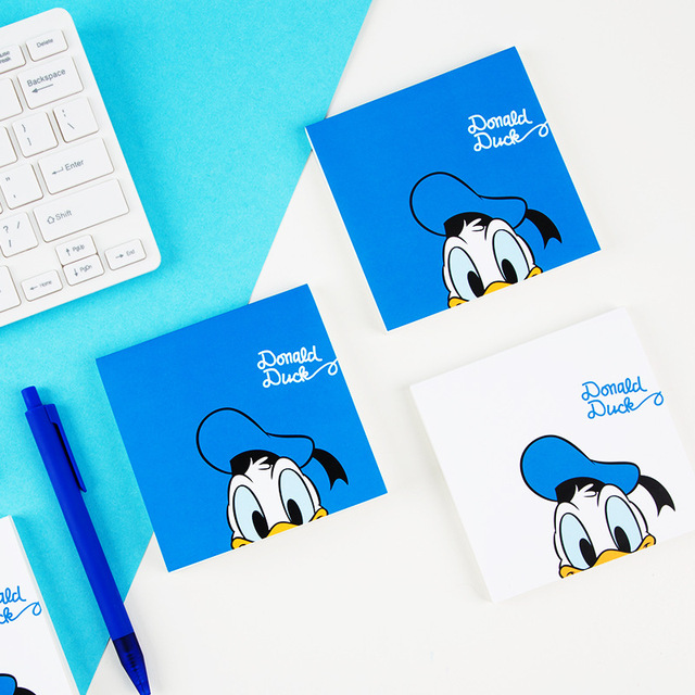 Notatnik Disney z kartkami samoprzylepnymi i naklejkami Kaczora Donalda - idealny do scrapbookingu, notowania i pracy biurowej - Wianko - 1