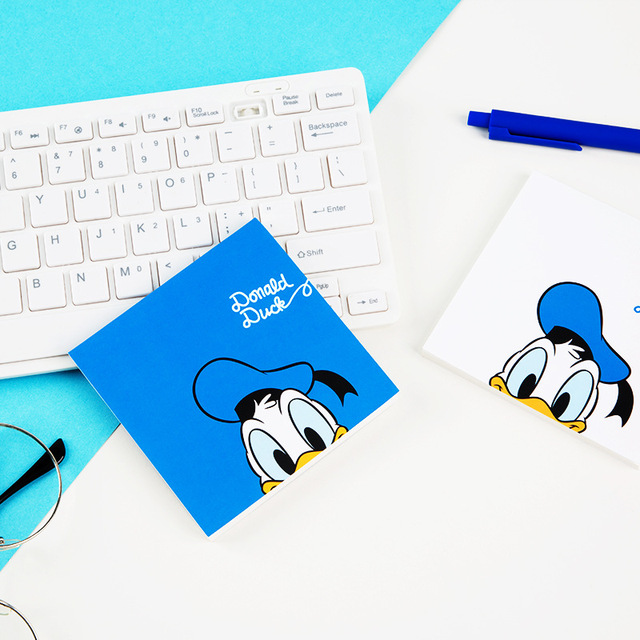 Notatnik Disney z kartkami samoprzylepnymi i naklejkami Kaczora Donalda - idealny do scrapbookingu, notowania i pracy biurowej - Wianko - 2