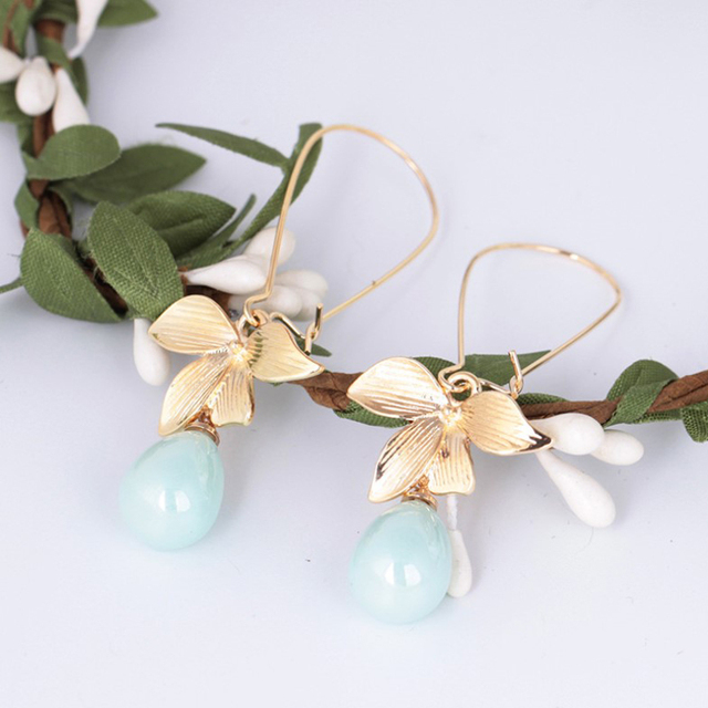 Złoty kolczyk w kształcie orchidei, imitacja zielonej perły, szydełkowe zwisające, kobiece, moda, styl boho, Dangle Piercing biżuteria - Wianko - 4