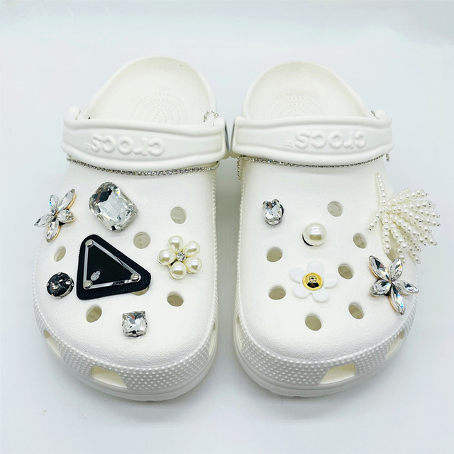 Luksusowe ozdoby do butów - Rhinestone Pearl Croc Charms - projektant DIY klejnoty - urok dla Croc Pack - drewniaki dla kobiet i dziewczyn - prezenty koronkowe dla blokad - Wianko - 2